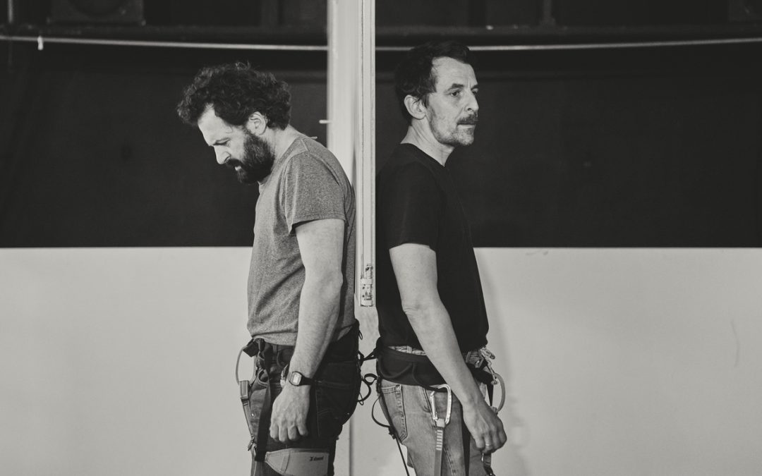 Une Ombre vorace, épopée théâtrale alpine entre fiction et réalité au Théâtre Silvia Monfort