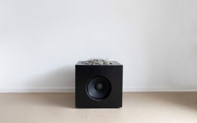 Installation «53 pacemakers» de Justine Salamin
