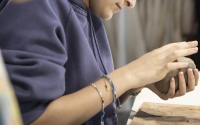 Sur les traces de Bourdelle : atelier de modelage pour adolescents