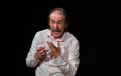 Prof ! – un seul-en-scène tragique et monstrueux