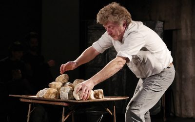 AU MILIEU DU DÉSORDRE