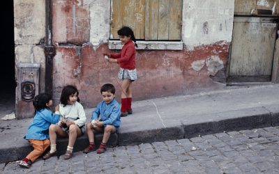 En remontant la rue Vilin