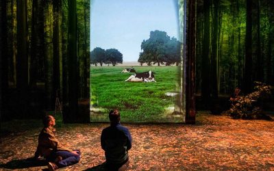 Elles vivent, une comédie absurde au Théâtre Silvia Monfort