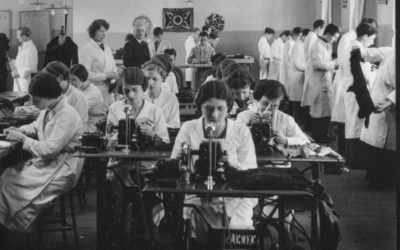 Vêtements en pointillé : L&rsquo;apprentissage de la couture dans les écoles de jeunes filles